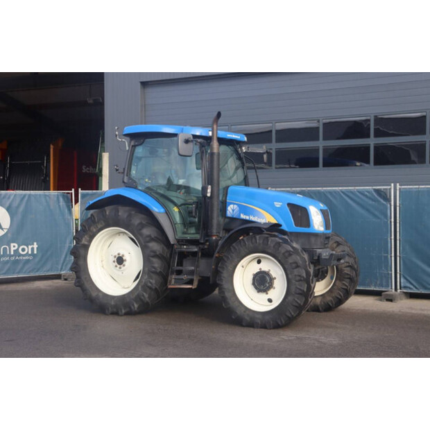 2005 نيو هولاند TS100A-45825299