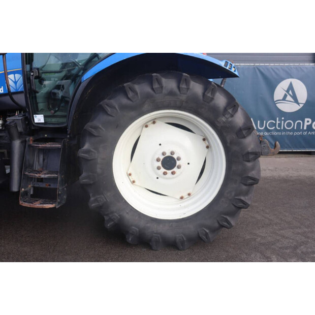 2005 نيو هولاند TS100A-45825304