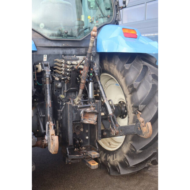 2005 نيو هولاند TS100A-45825305