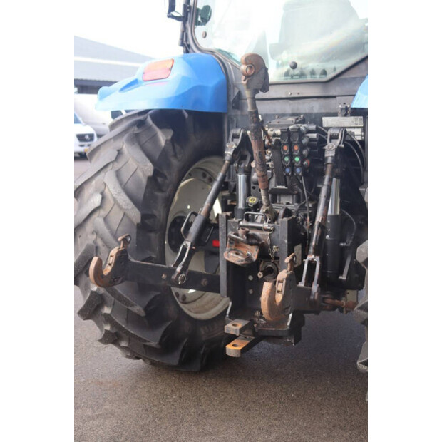 2005 نيو هولاند TS100A-45825307