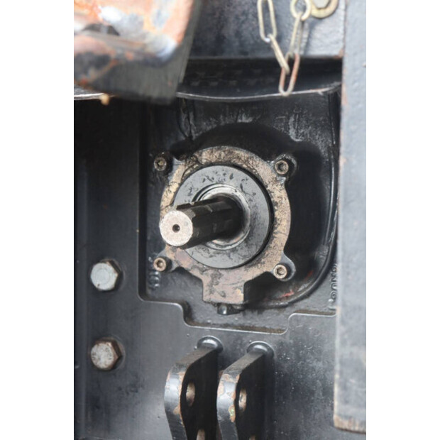 2005 نيو هولاند TS100A-45825308