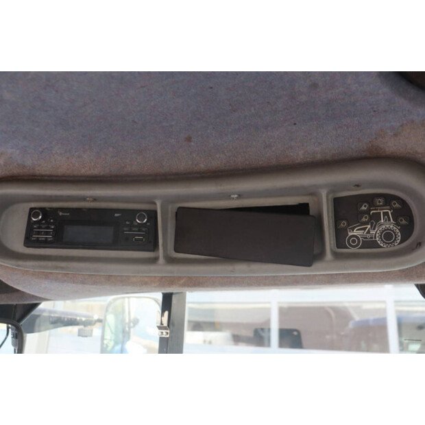 2005 نيو هولاند TS100A-45825322