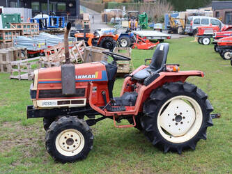 صورة ل تراكتورات زراعية يانمار FX17D