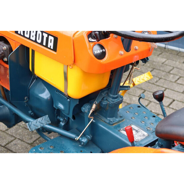 KUBOTA B7001-45826285