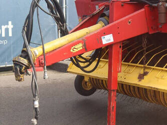 2001-new-holland-548-1429135-45827324