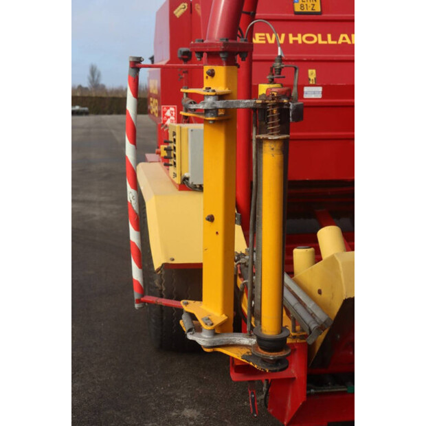 2001 New Holland 548-45827339