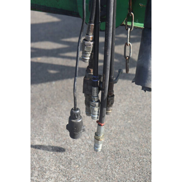 2006 مكهيل 998-45827386