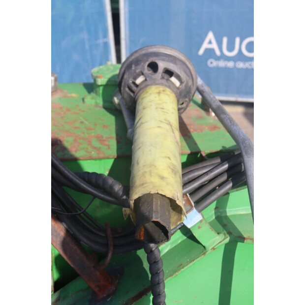 2006 مكهيل 998-45827388