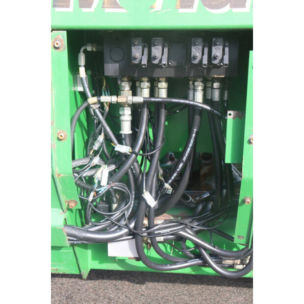 2006 مكهيل 998-45827392