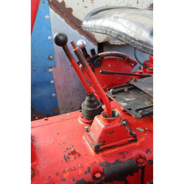 2020 دافيد براون D8T-45827609