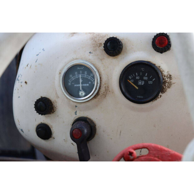 2020 دافيد براون D8T-45827613