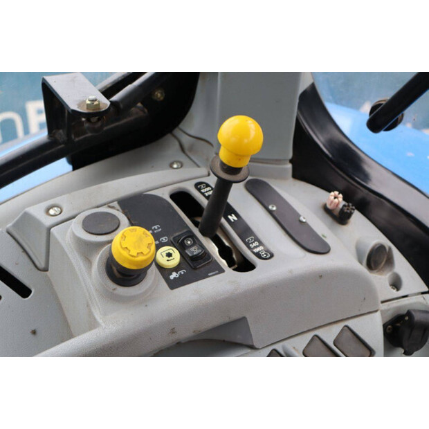 2010 New Holland T6030-45828092