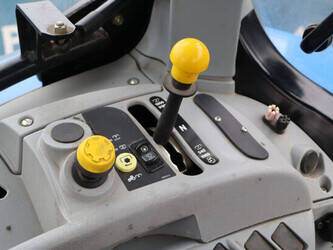 2010-new-holland-t6030-1429163-45828092