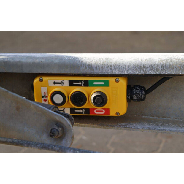 2023 Henra KP27-45828200