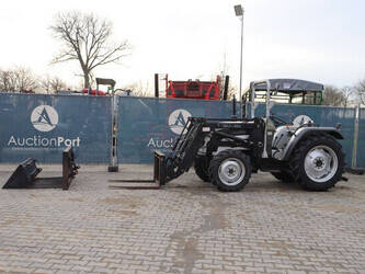 صورة ل تراكتورات زراعية 2004 Eurotrac F40 للبيع في فرنسا