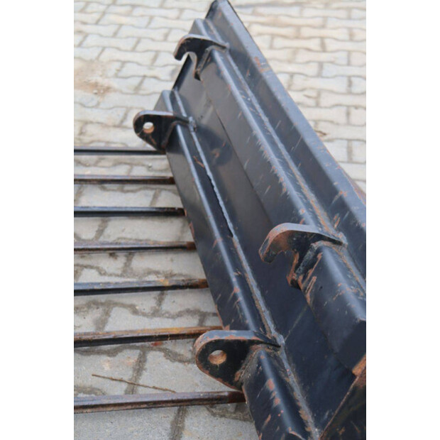 2004 Eurotrac F40-45828257