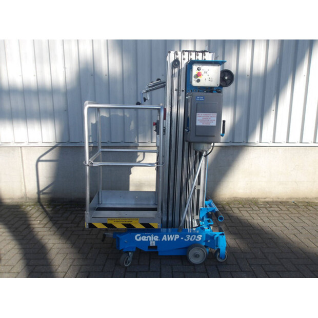 2006 Genie AWP30S-45828356