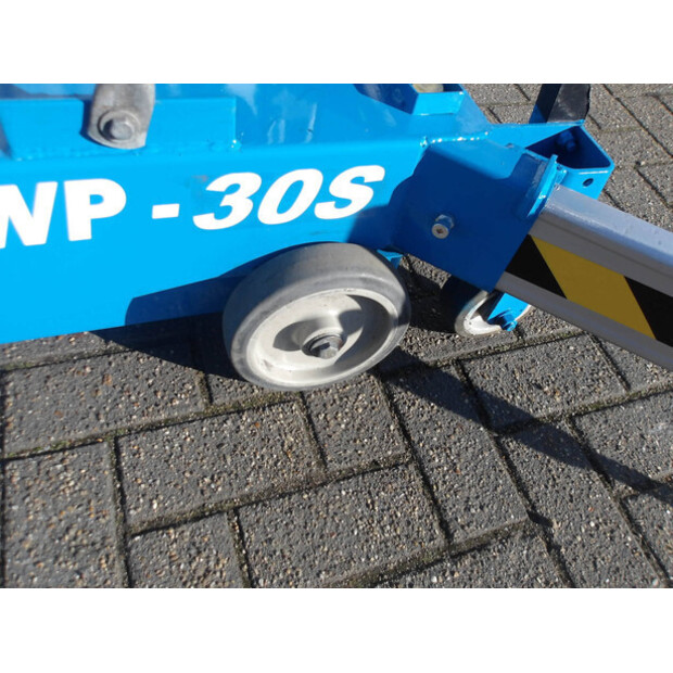 2006 Genie AWP30S-45828361