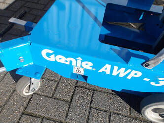 2006-genie-awp30s-45828362