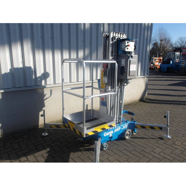 2006 Genie AWP30S-45828365