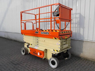 2014-jlg-3246es-1429179-45828373