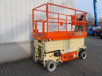 2014-jlg-3246es-1429179-45828374