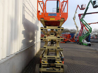 2014-jlg-3246es-1429179-45828378