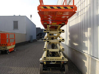 2014-jlg-3246es-1429179-45828379