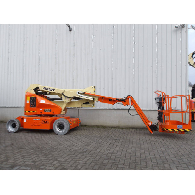 2011 JLG E400AJPN-45828419