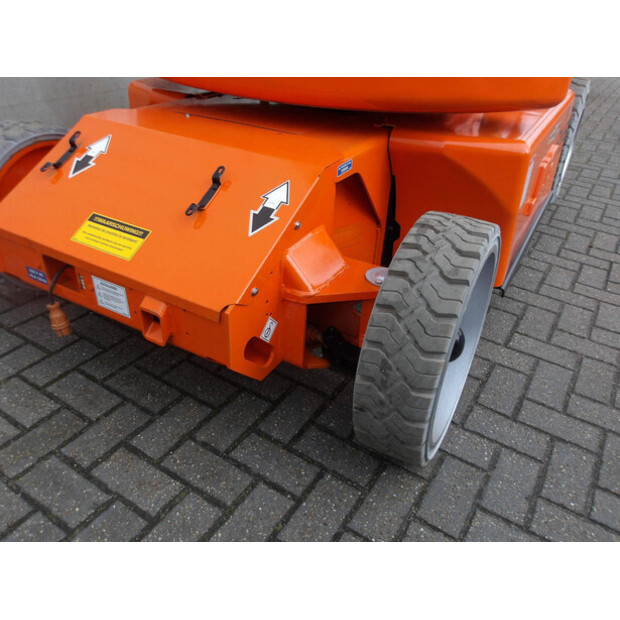 2011 JLG E400AJPN-45828426