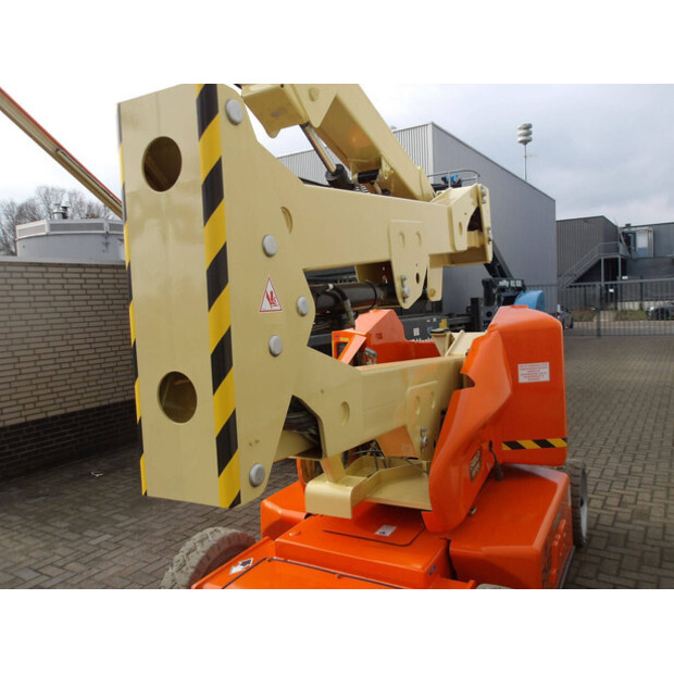 2011 JLG E400AJPN-45828427