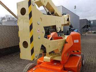 2011-jlg-e400ajpn-1429183-45828427