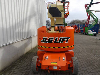 2011-jlg-e400ajpn-1429183-45828428