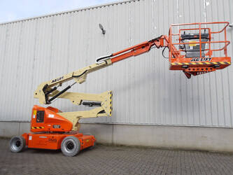 2011-jlg-e400ajpn-1429183-45828431