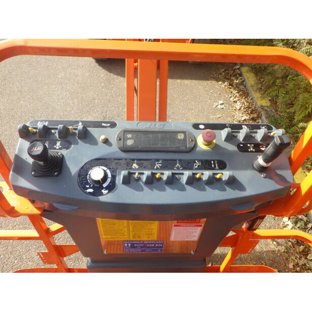 2011 JLG E450AJ-45828457