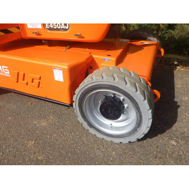 2011 JLG E450AJ-45828460