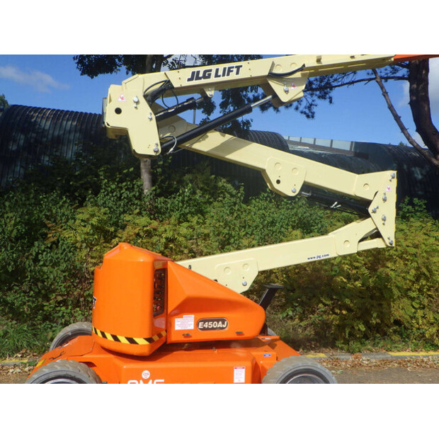 2011 JLG E450AJ-45828463