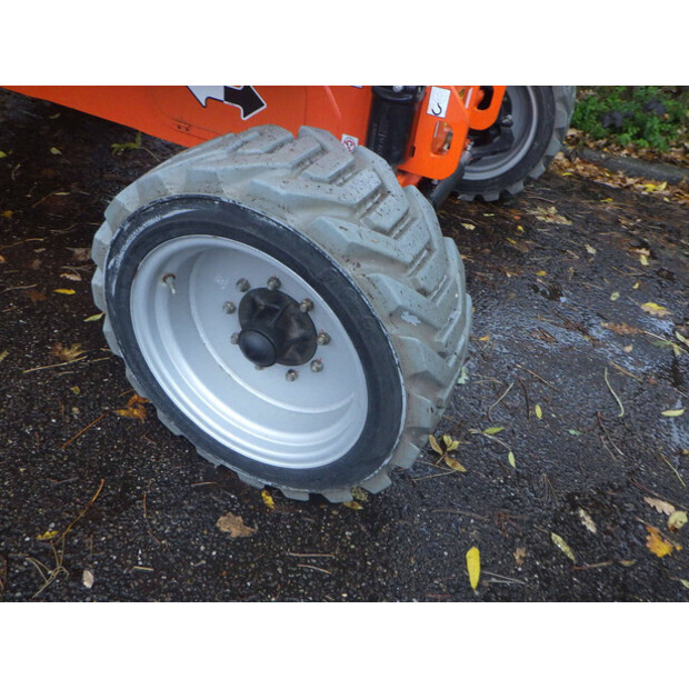 2021 جيه ال جي EC520AJ-45828508