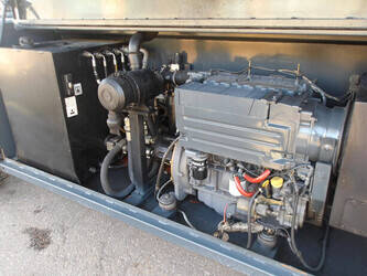 2012-jlg-210-25-45828583