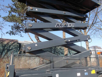 2012-jlg-210-25-45828587