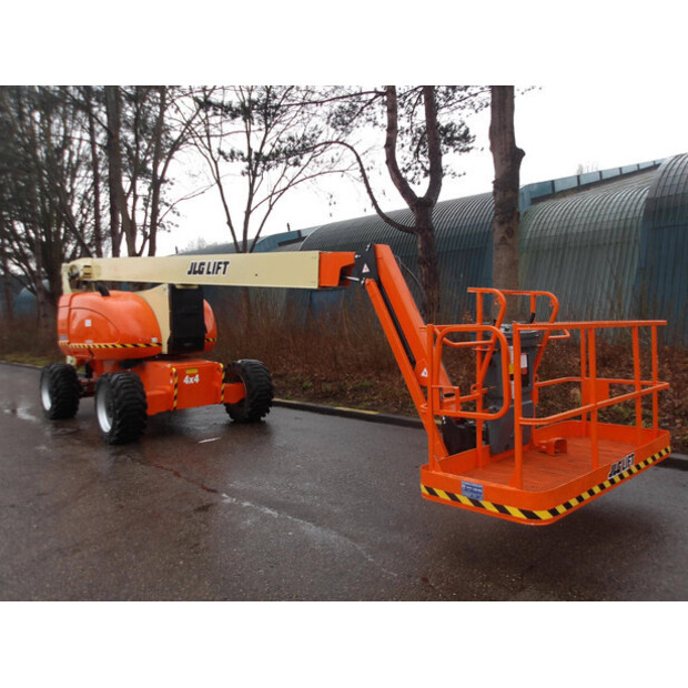 2013 جيه ال جي 800AJ-45828605