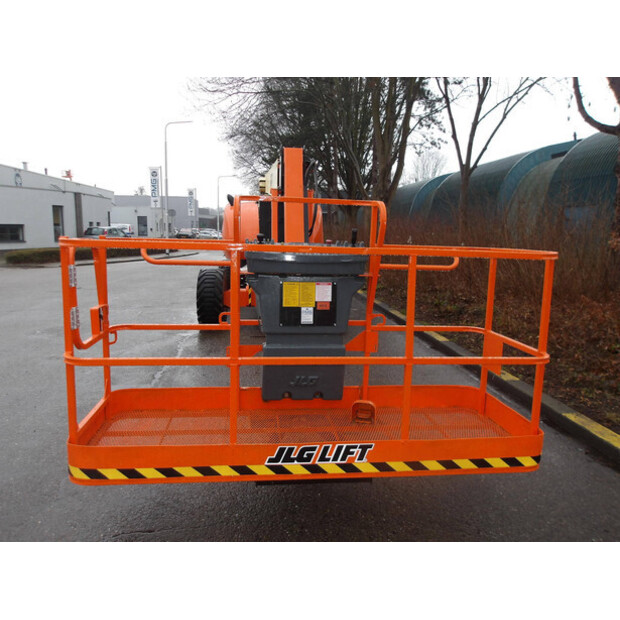 2013 جيه ال جي 800AJ-45828606