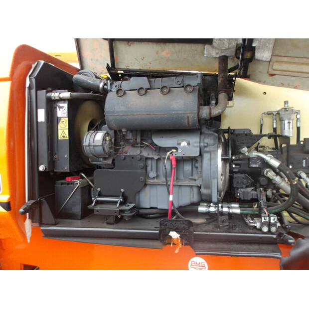 2013 جيه ال جي 800AJ-45828610