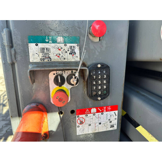 2017 SkyJack SJ8841-45828702