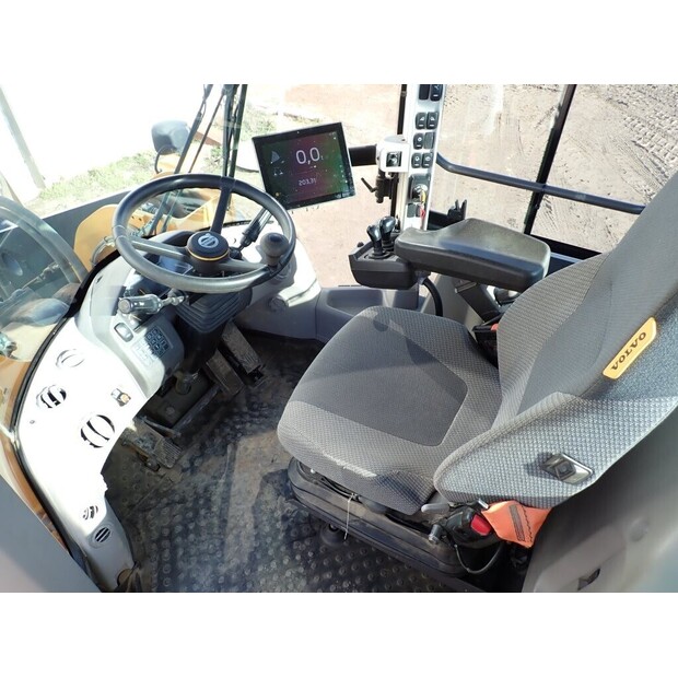 2020 فولفو L150H-45834759