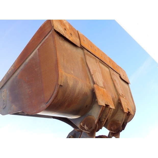 2020 فولفو L150H-45834762