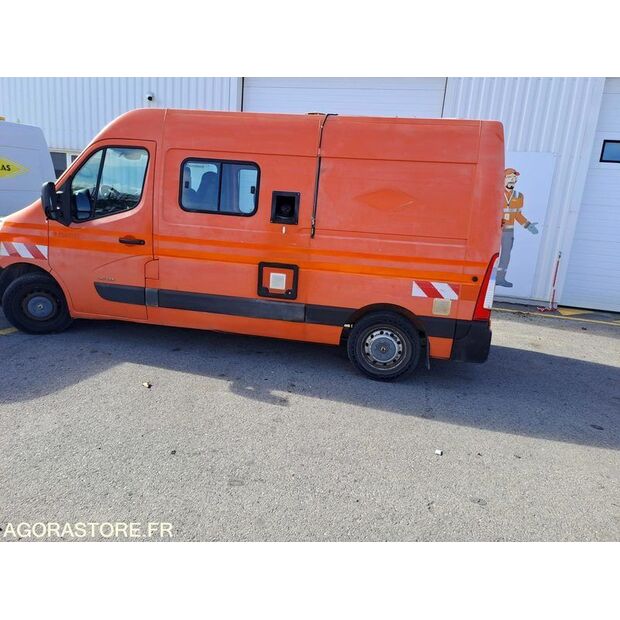 2011 رينو Master-45841452