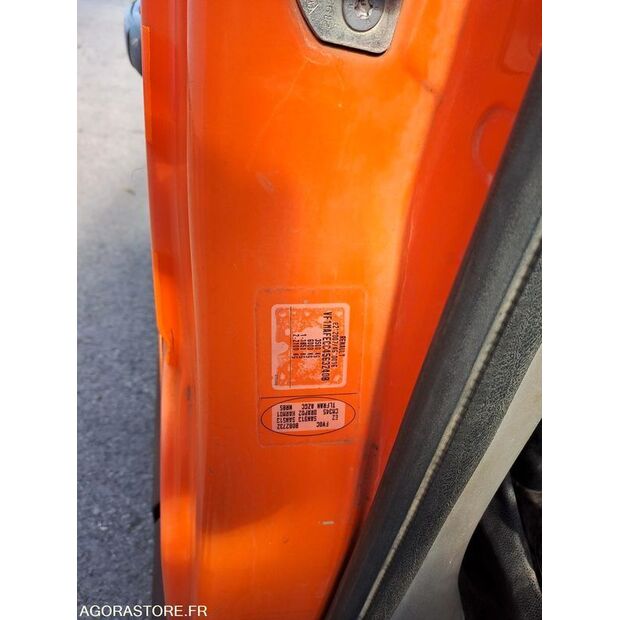 2011 رينو Master-45841454