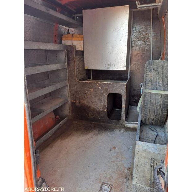 2011 رينو Master-45841457