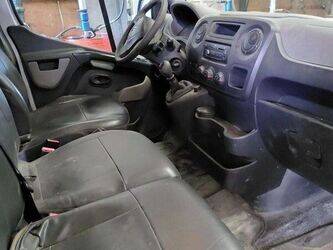 2014-renault-master-1429290-45841692